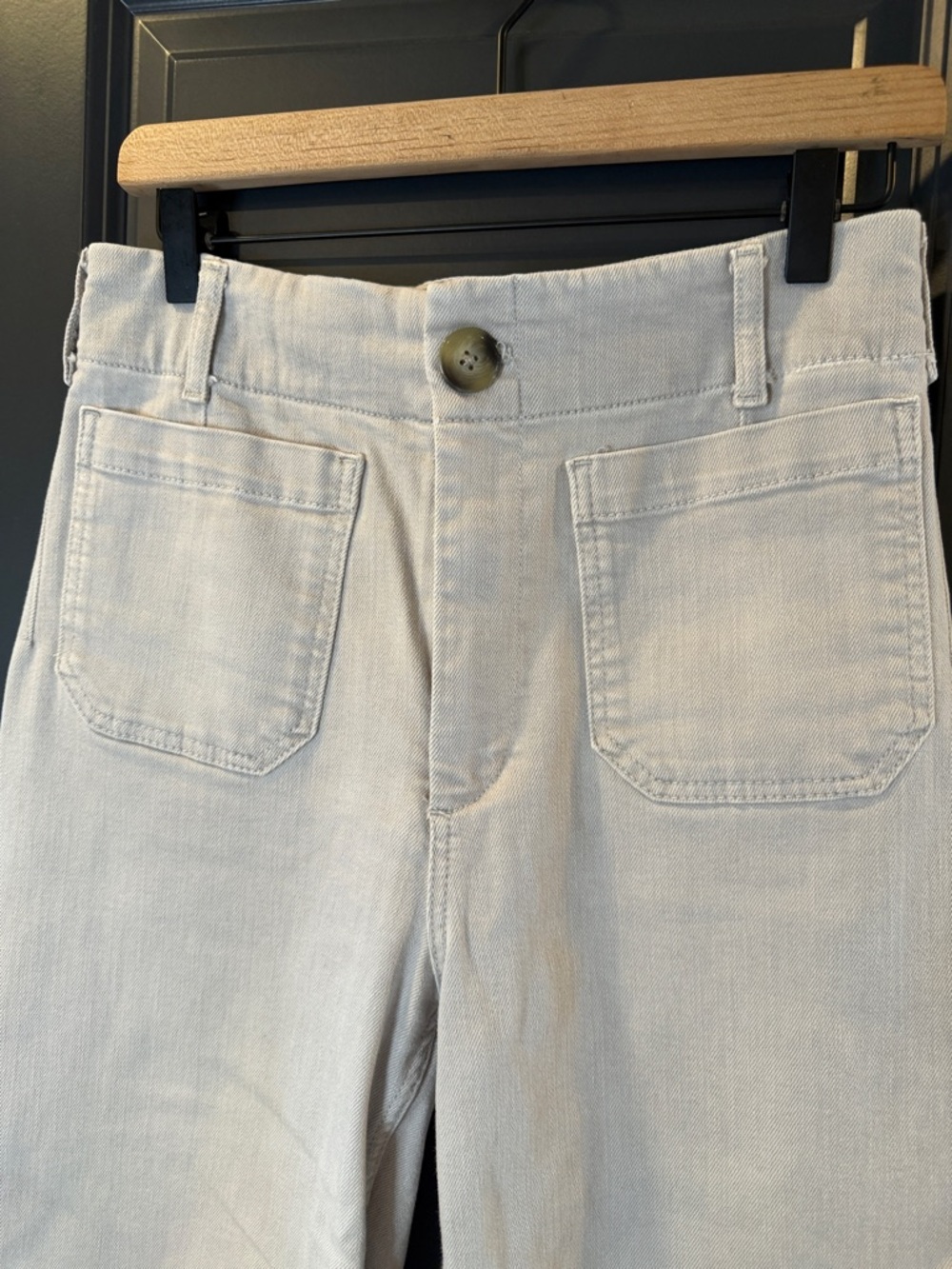Maeve by Anthropologie Light Grey Wide-Leg Jeans with Front Patch Pockets - Picture 4 of 6